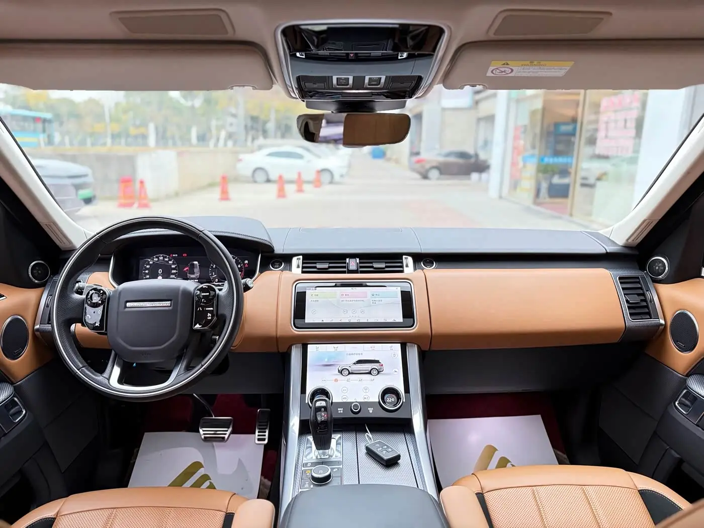 Land Rover Range Rover Sport 2021 — Фото 17/20