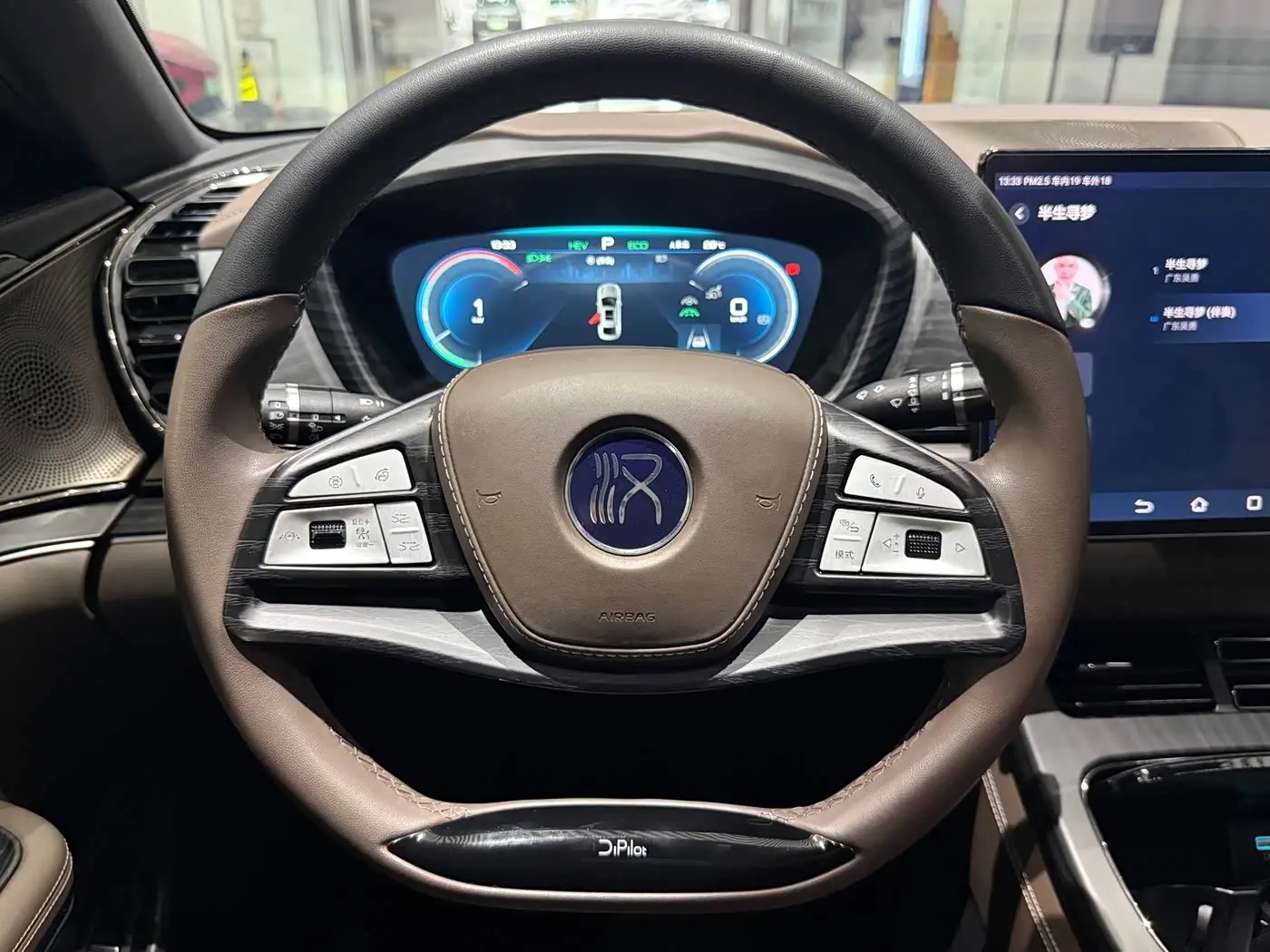 BYD Han 2023 — Photo 8/20