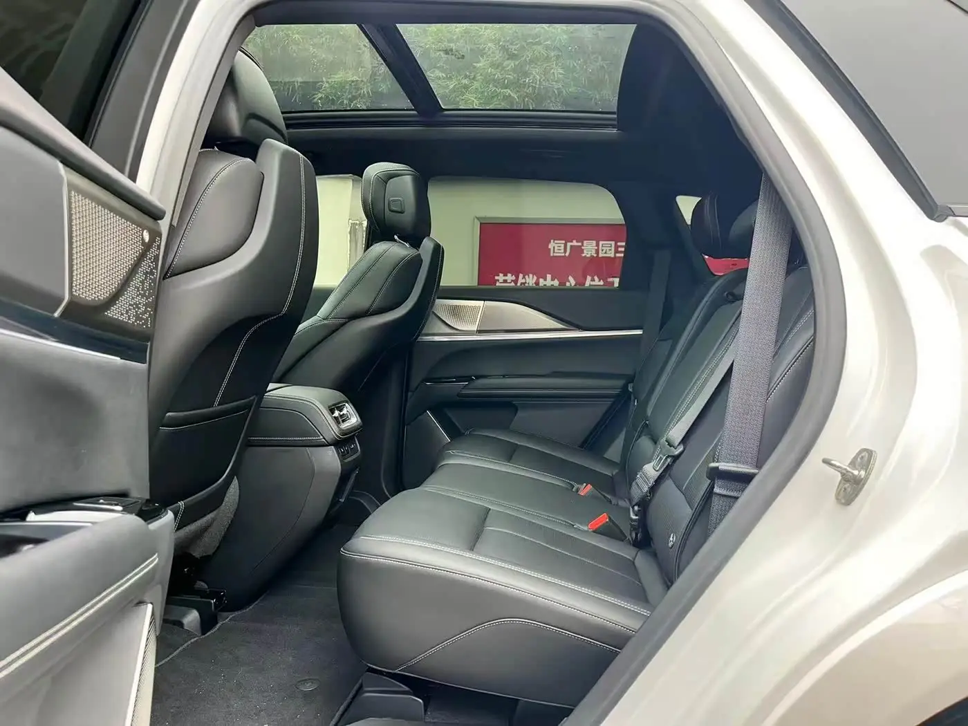Cadillac XT5 2025 — Фото 13/15