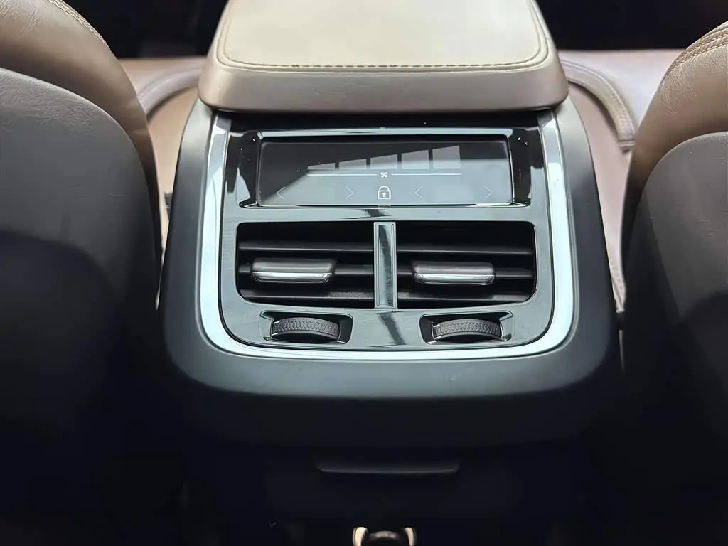 Volvo XC90 2020 — Photo 14/17
