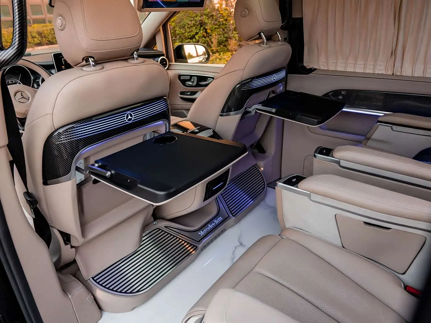 Mercedes-Benz V-Class 2019 — Фото 17/20