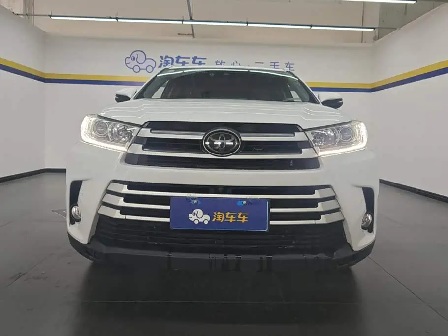 Toyota Highlander 2020 — Фото 2/16
