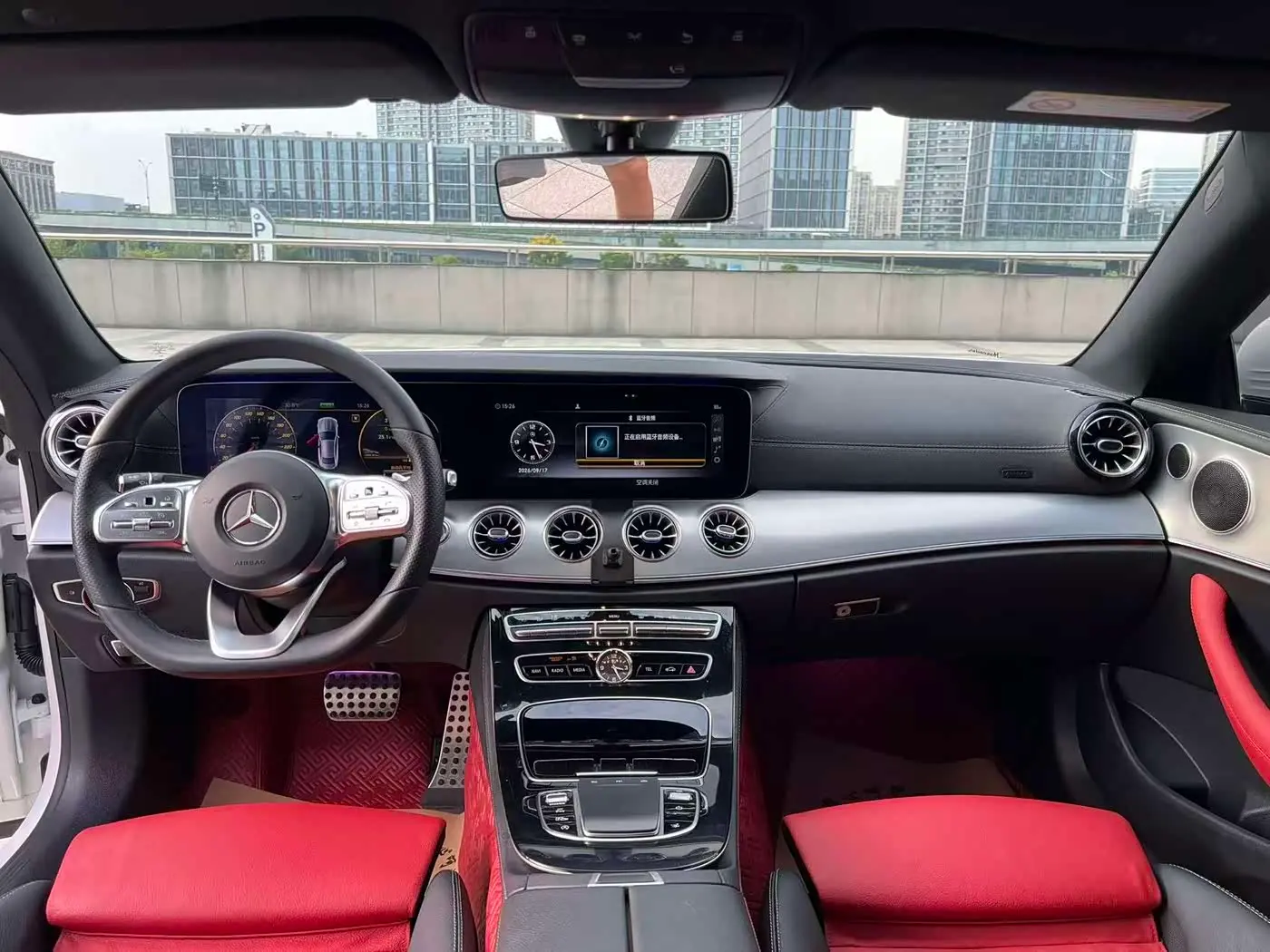 Mercedes-Benz E-Class 2020 — Фото 10/10