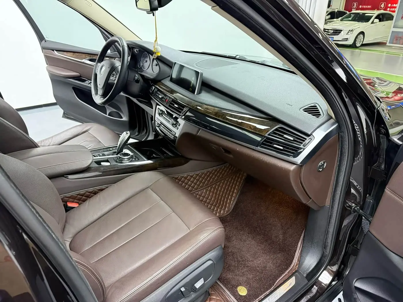 BMW X5 2015 — Фото 6/9