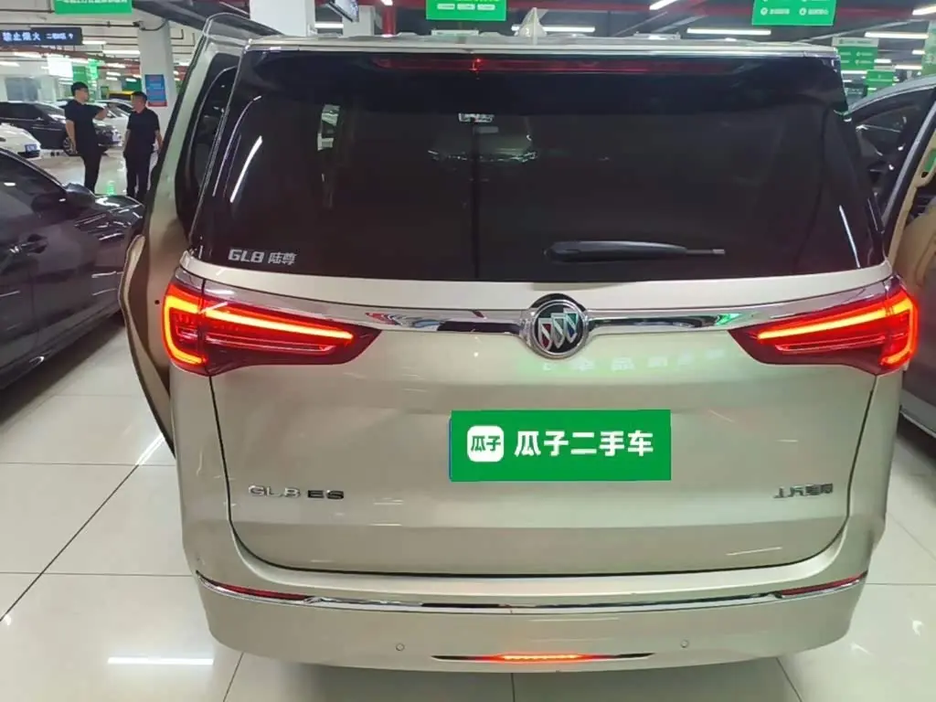 Buick GL8 2021 — Фото 6/20