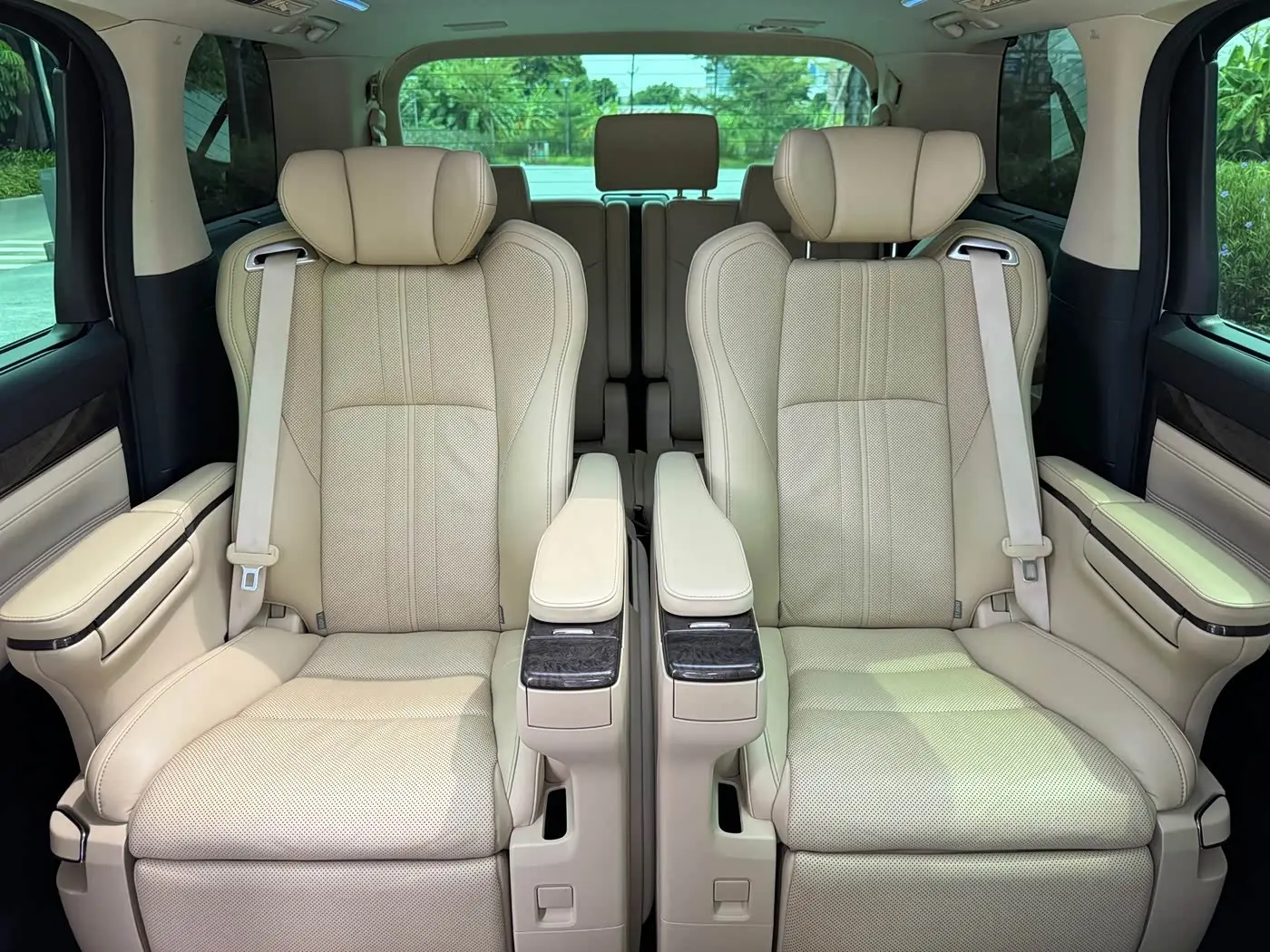 Toyota Alphard 2020 — Фото 16/18