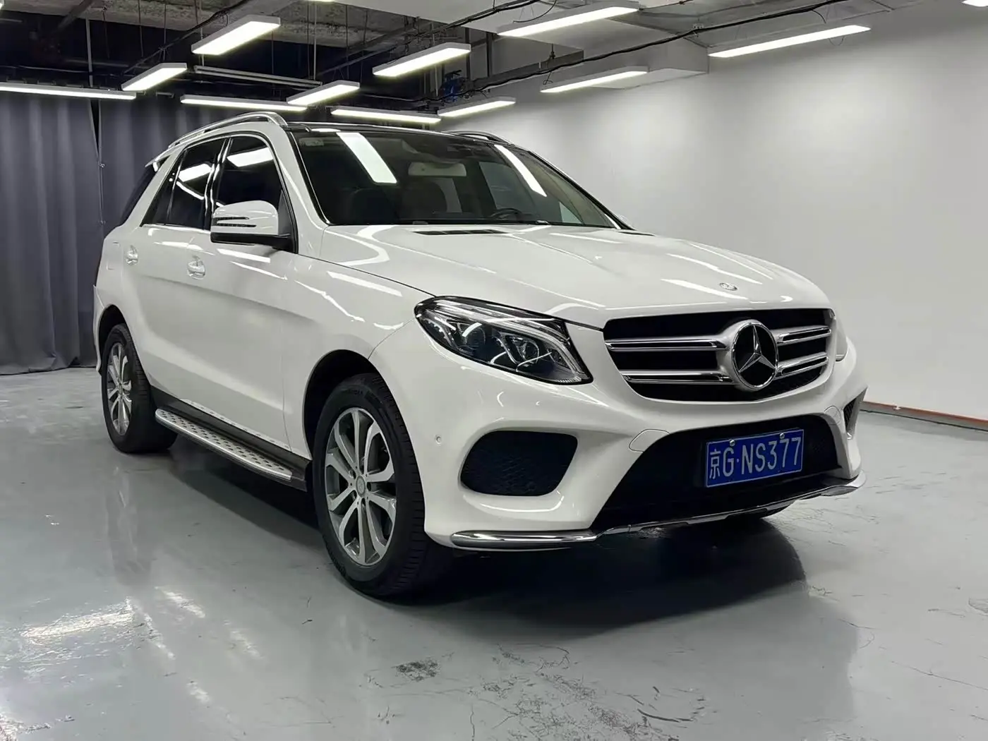 Mercedes-Benz GLE 2016 — Photo 3/15