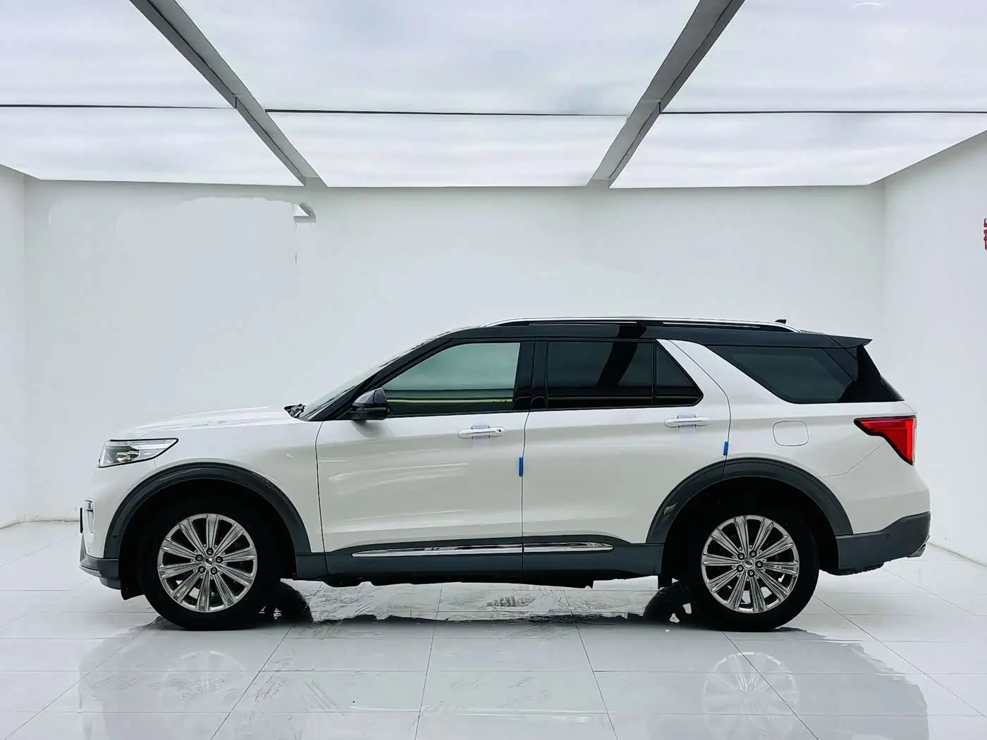 Ford Explorer 2021 — Şəkil 4/18