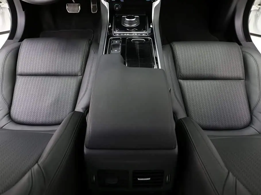Jaguar XF 2019 — ფოტო 10/20