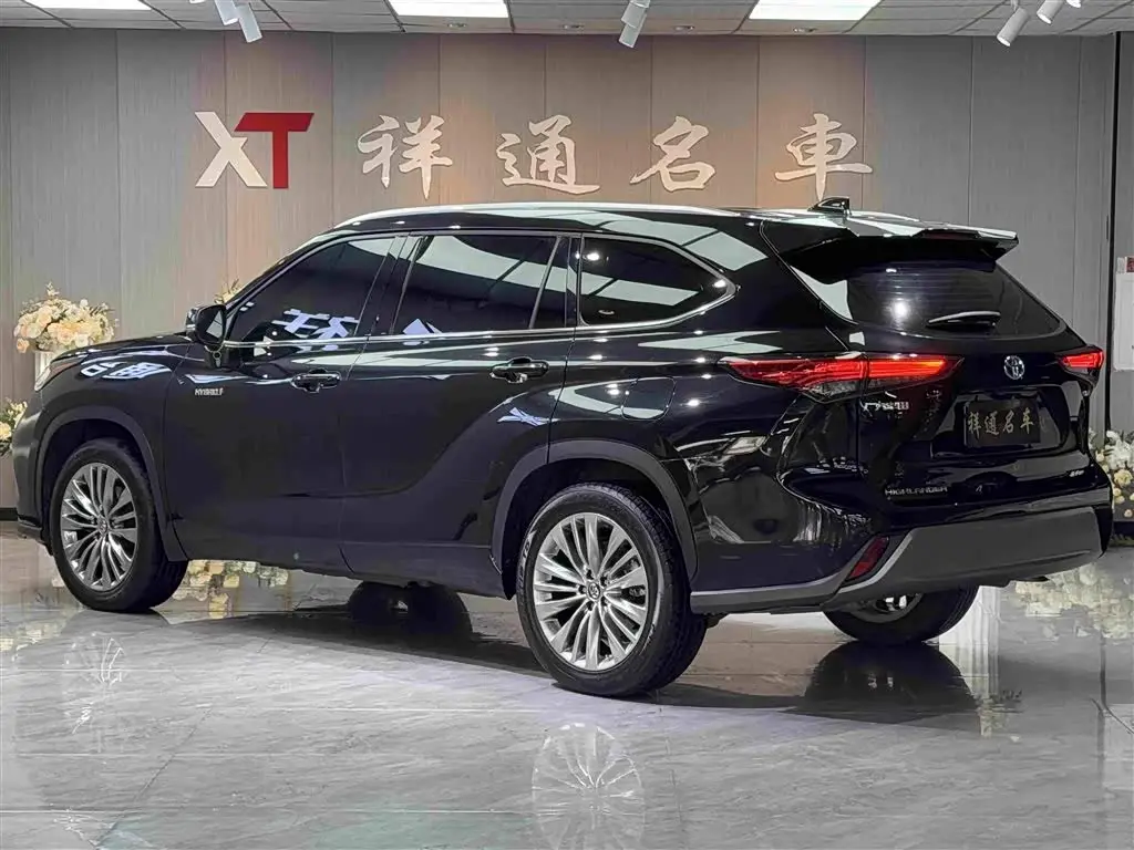 Toyota Highlander 2024 — Photo 19/20