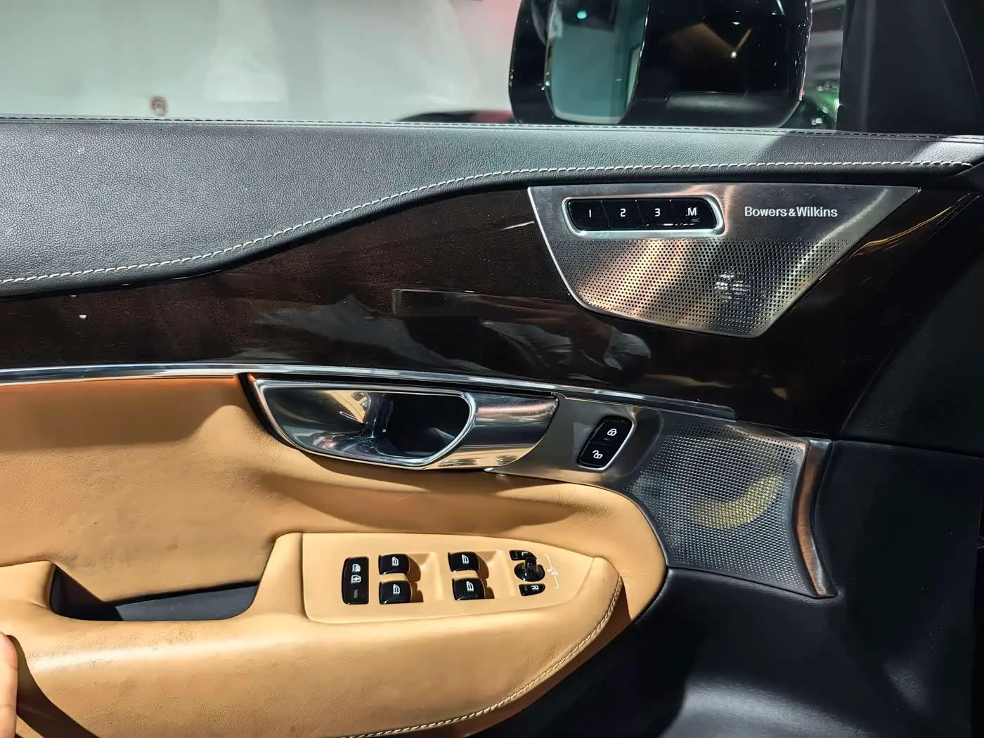 Volvo XC90 2017 — Photo 11/20