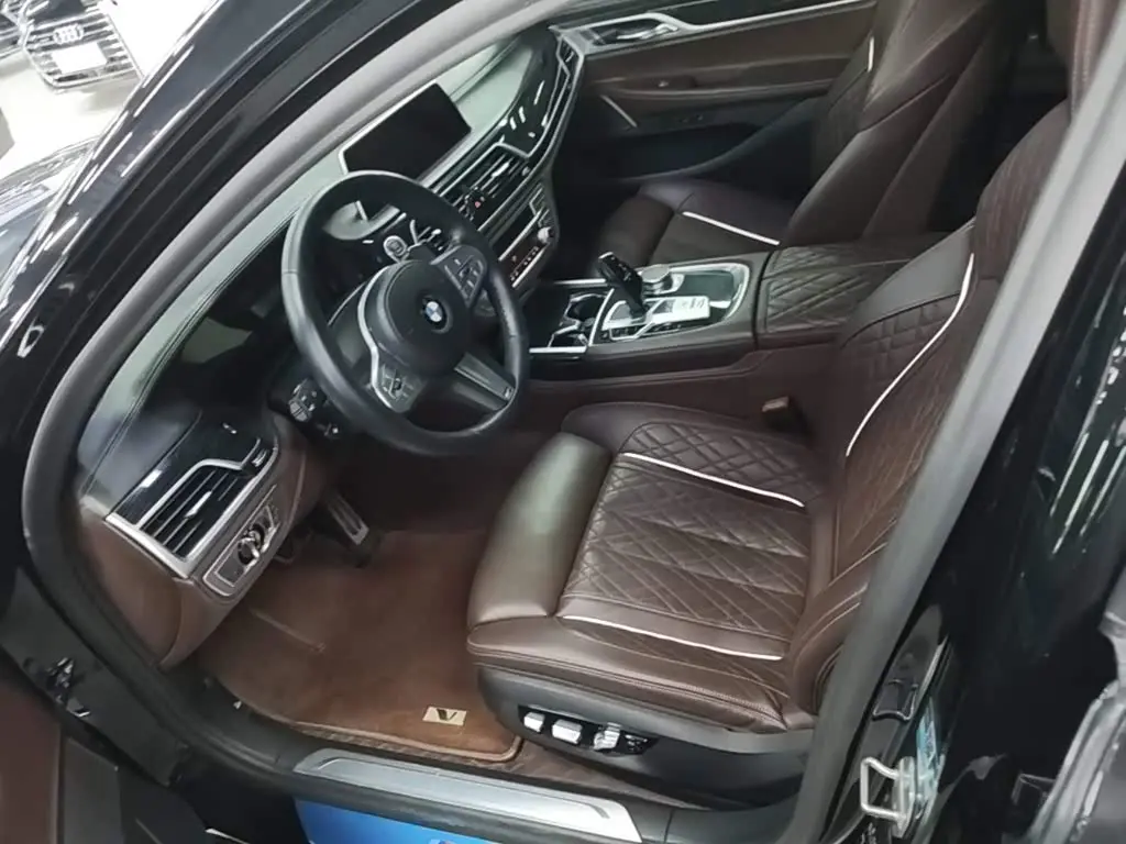 BMW 7 Series 2020 — Фото 15/20