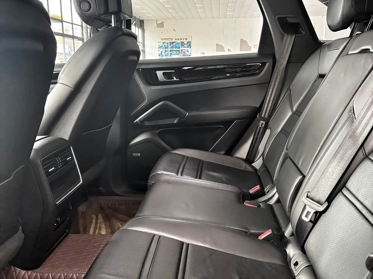 Porsche Cayenne 2018 — Фото 11/14