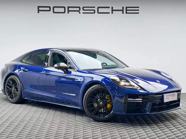 Porsche Panamera 2024 — Фото 2/16