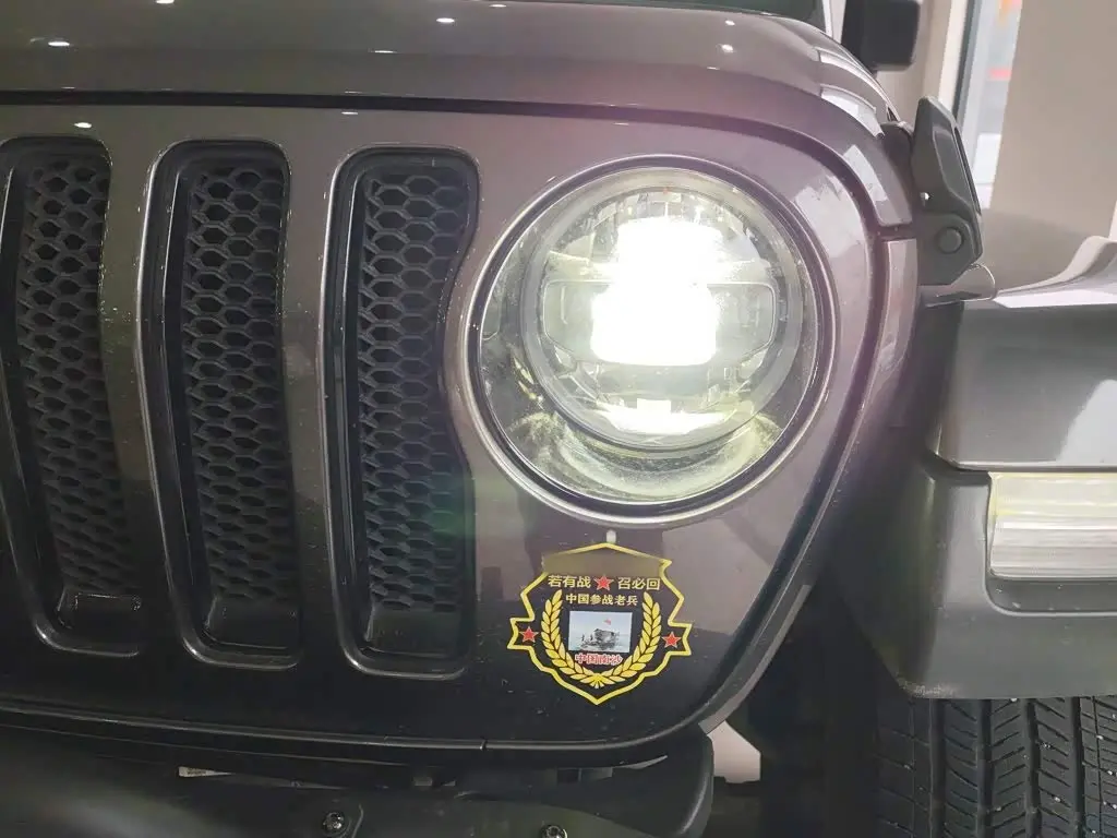 Jeep Wrangler 2022 — Фото 18/20