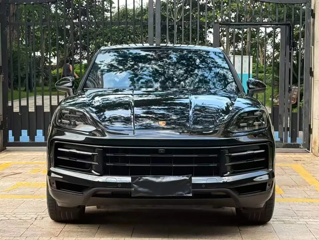 Porsche Cayenne 2023 — Photo 3/20