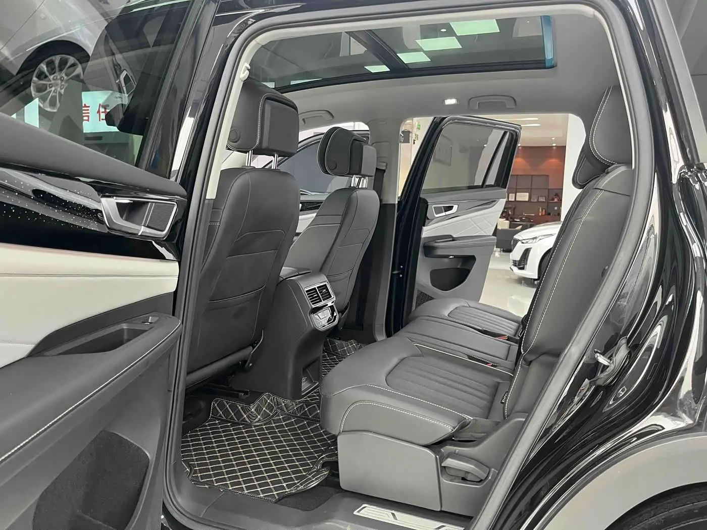 Volkswagen Teramont 2023 — Photo 6/20
