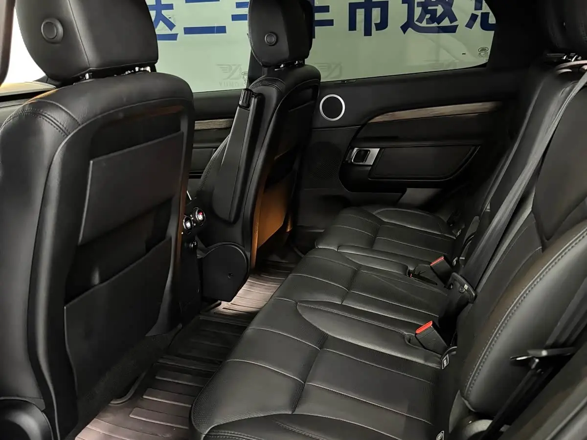 Land Rover Discovery 2019 — Фото 9/13