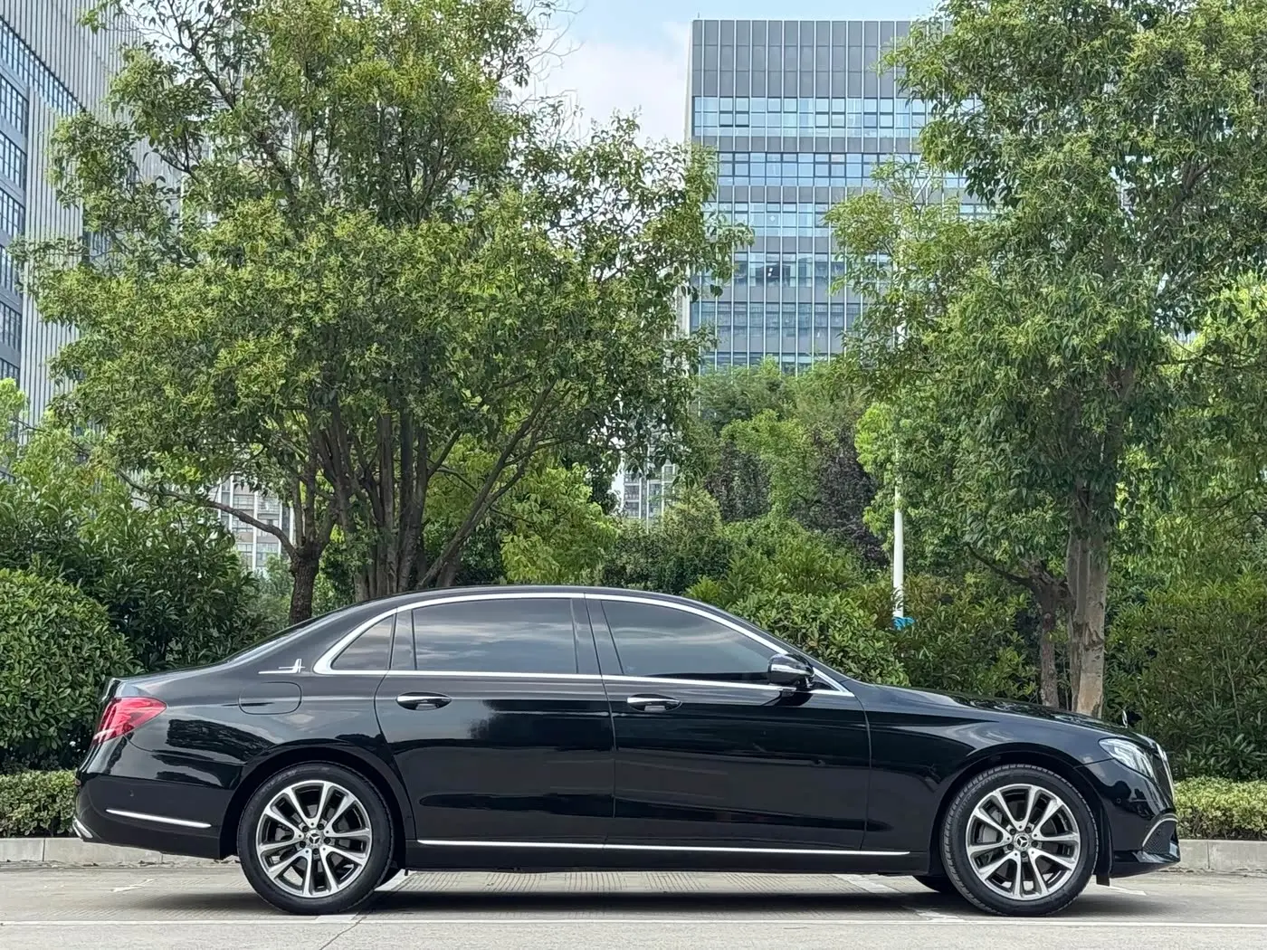Mercedes-Benz E-Class 2019 — Фото 10/20