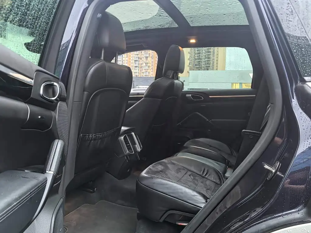Porsche Cayenne 2017 — Photo 12/19