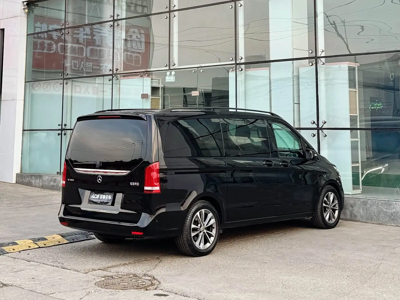Mercedes-Benz V-Class 2020 — Фото 4/18