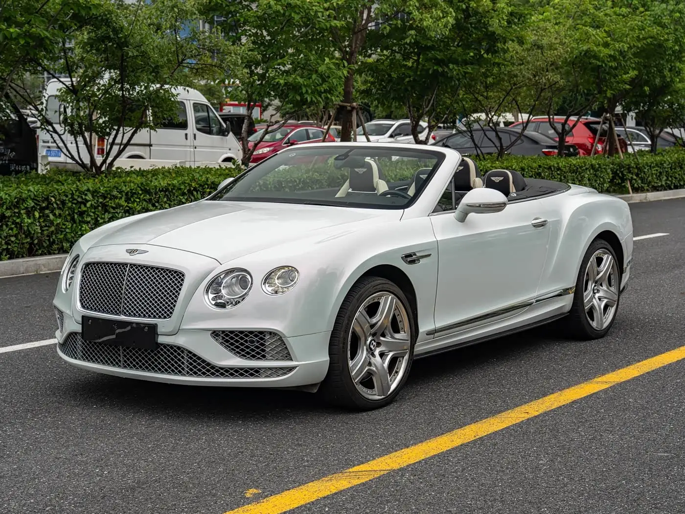 Bentley Continental 2019 — Фото 1/12