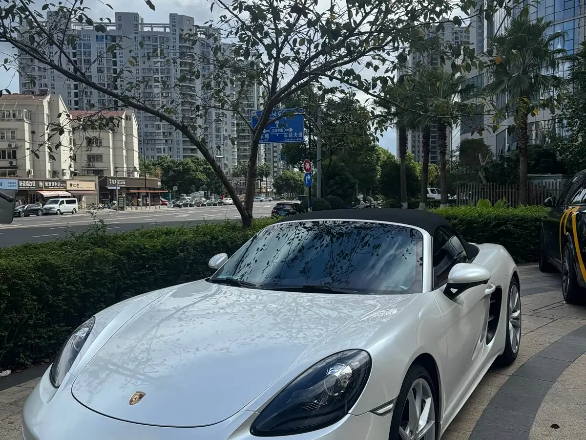 Porsche 718 2018 — Photo 1/8