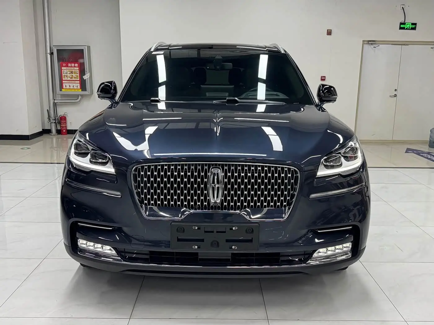 Lincoln Aviator 2021 — ფოტო 2/18
