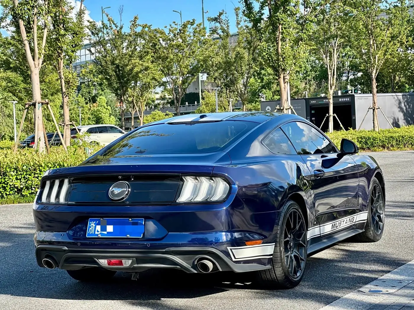Ford Mustang 2021 — Photo 6/13