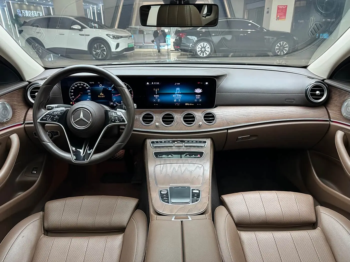 Mercedes-Benz E-Class 2022 — Фото 9/20