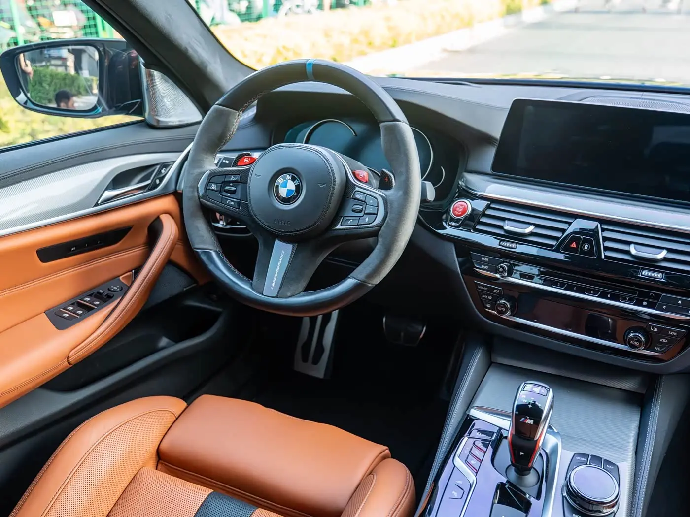 BMW M5 2019 — Фото 10/17