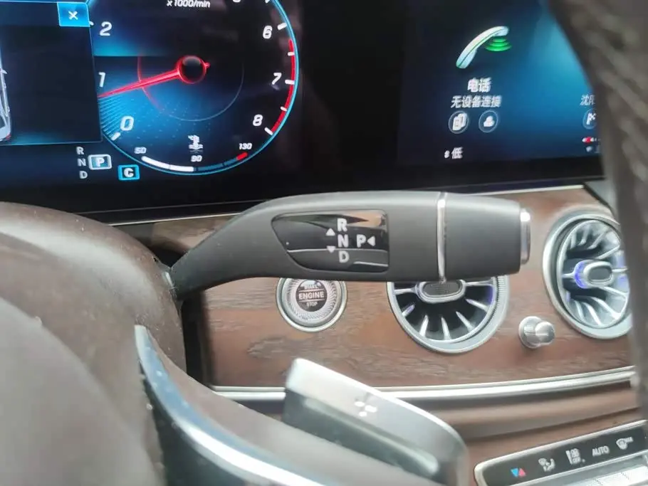 Mercedes-Benz E-Class 2022 — Photo 16/16