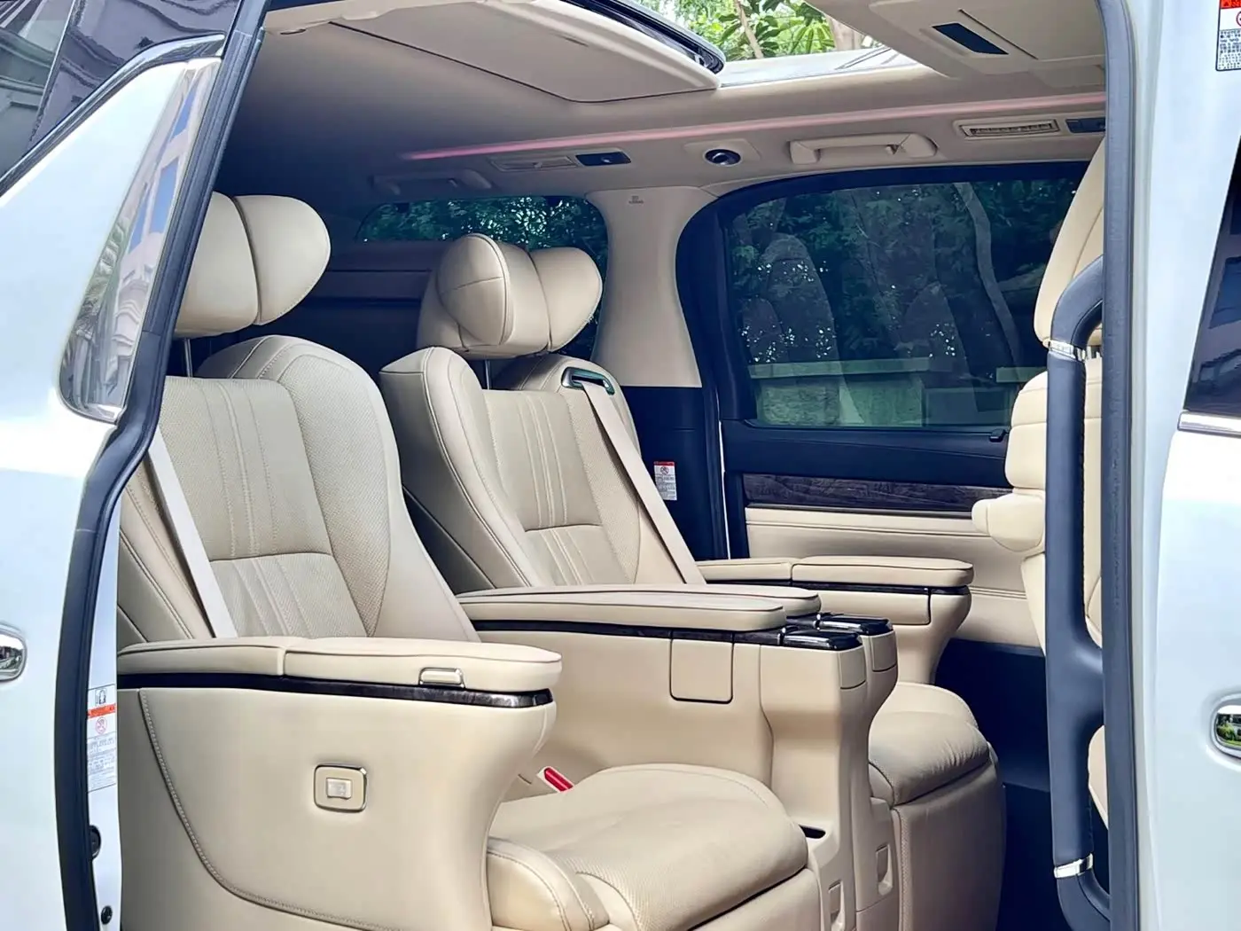 Toyota Alphard 2021 — ფოტო 12/20