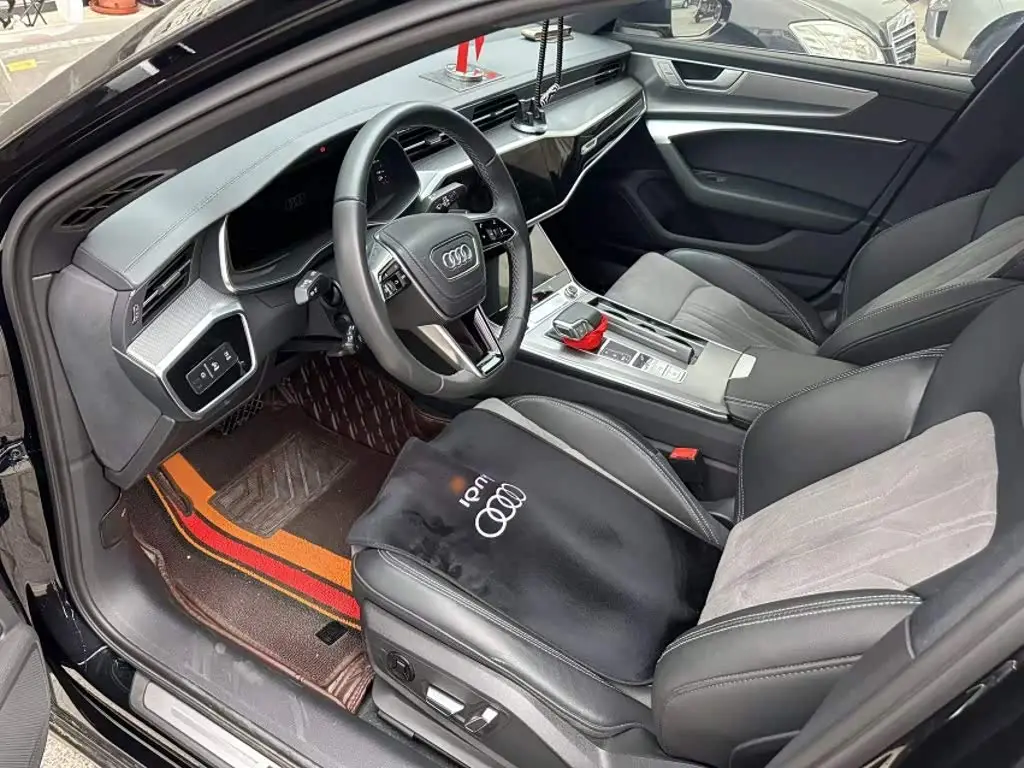 Audi A6L 2024 — Photo 13/15