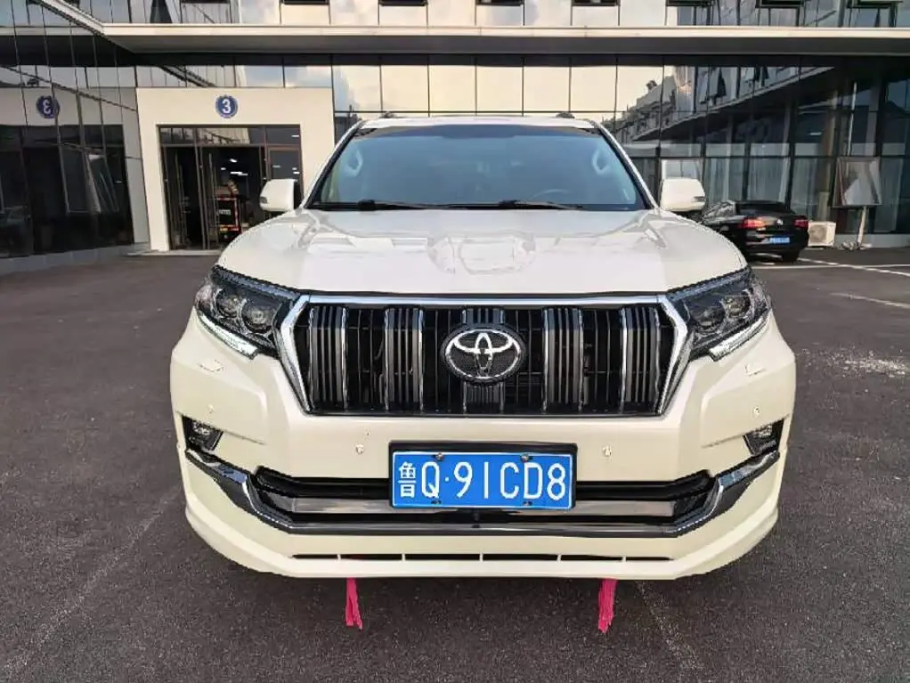 Toyota Prado 2019 — Photo 2/9