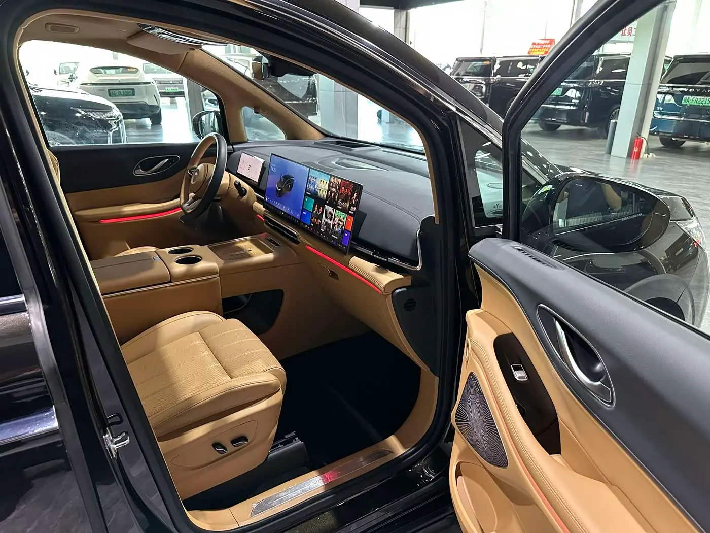 Voyah Auto Voyah Dreamer 2024 — Photo 9/14