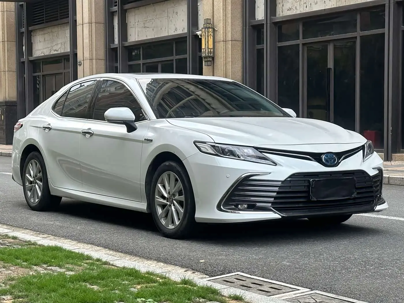 Toyota Camry 2021 — Photo 5/17