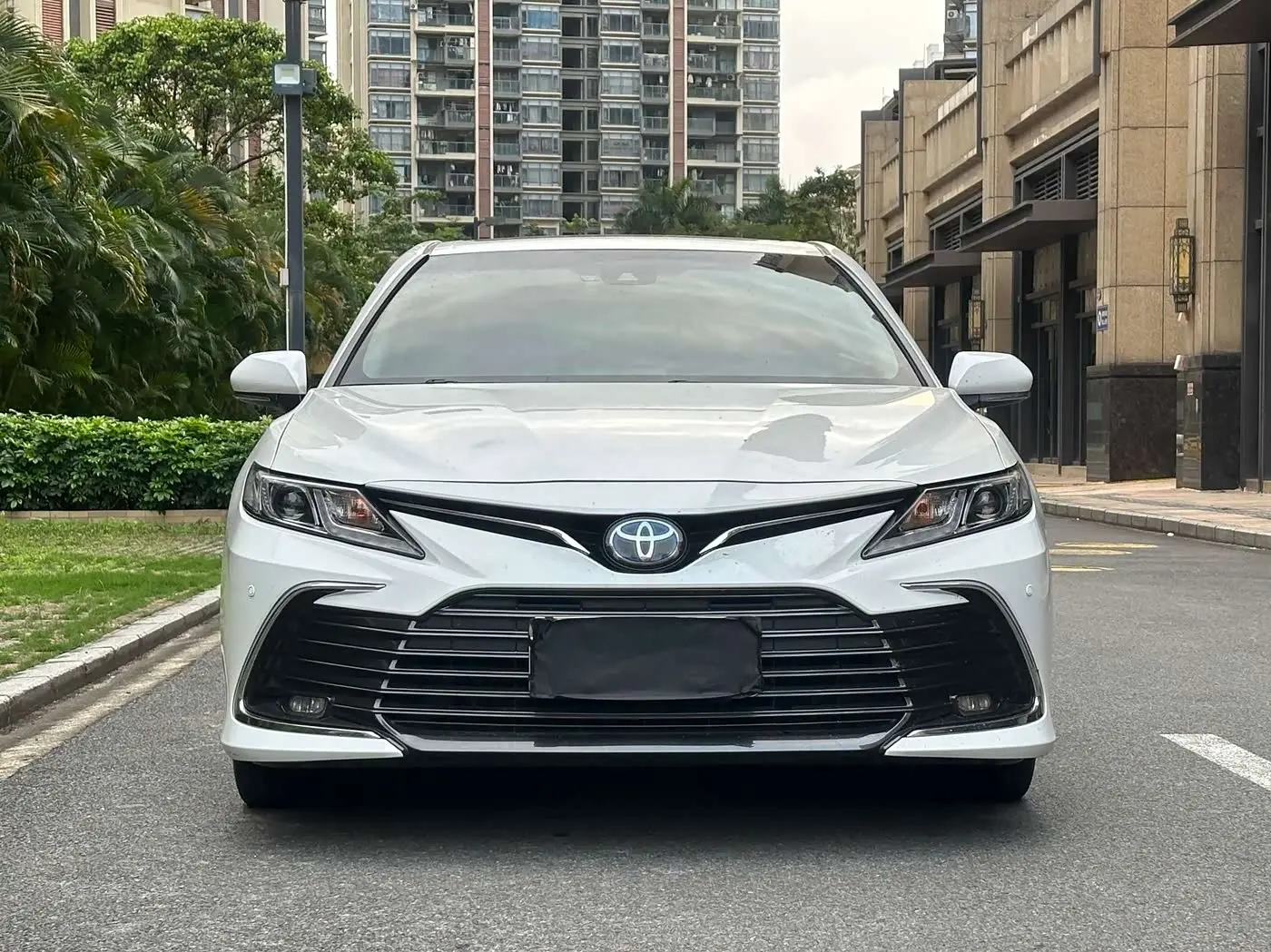 Toyota Camry 2021 — Photo 3/17