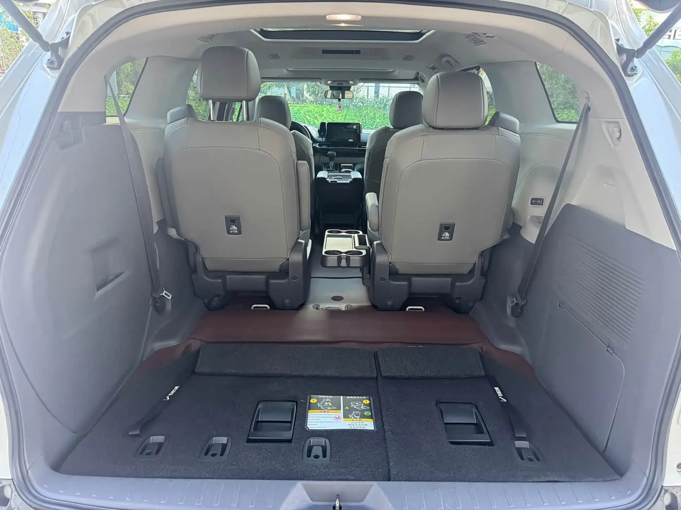 Toyota Granvia 2023 — Фото 14/14
