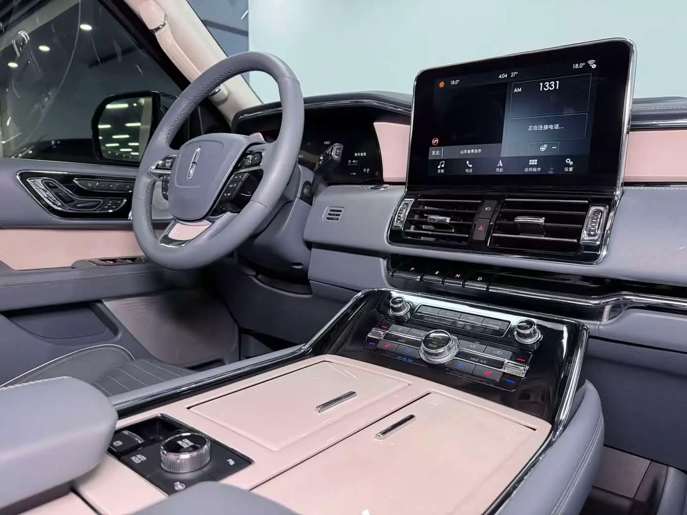 Lincoln Navigator 2019 — Photo 11/20
