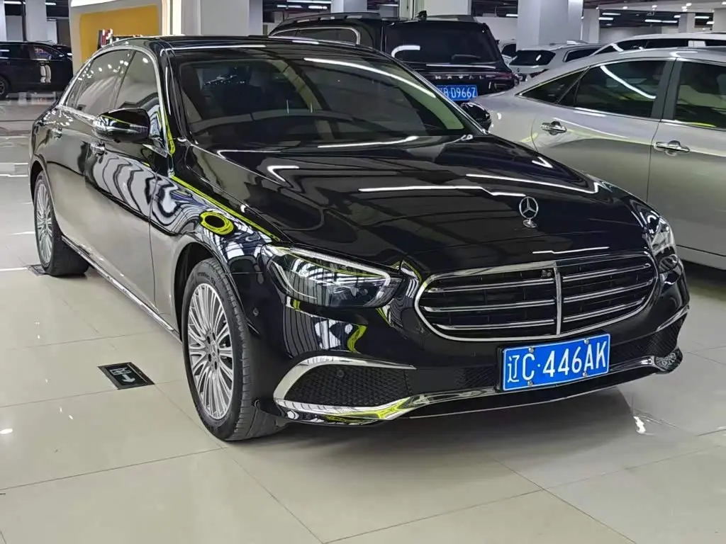 Mercedes-Benz E-Class 2021 — Фото 1/10