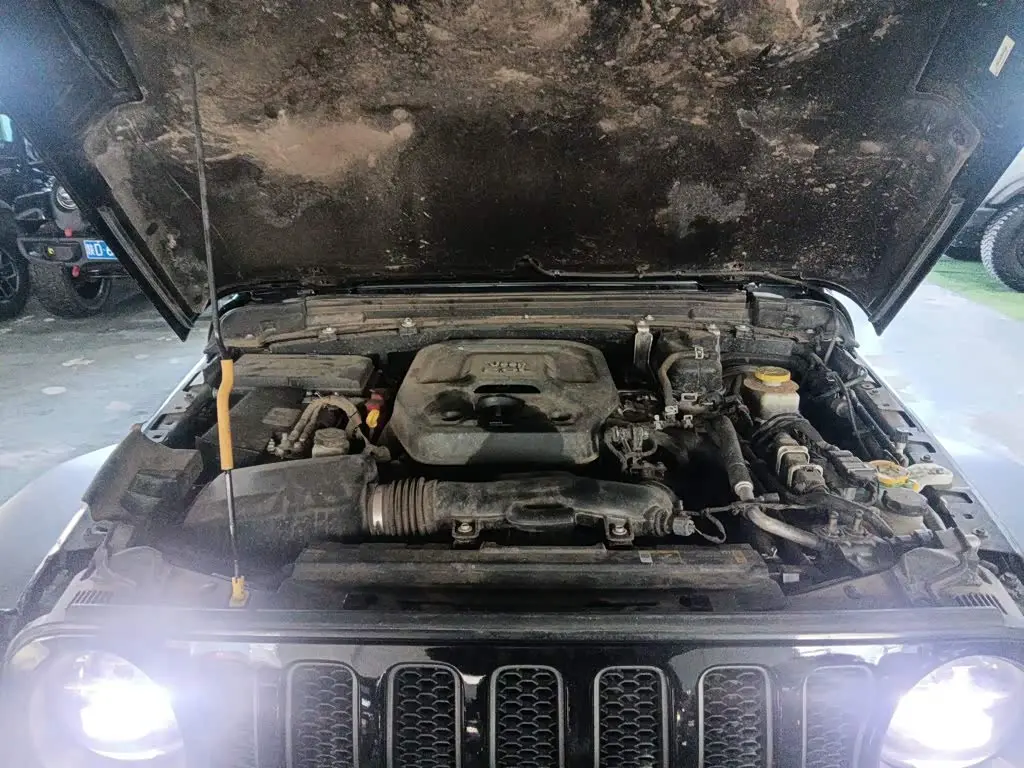 Jeep Wrangler 2022 — Фото 17/20