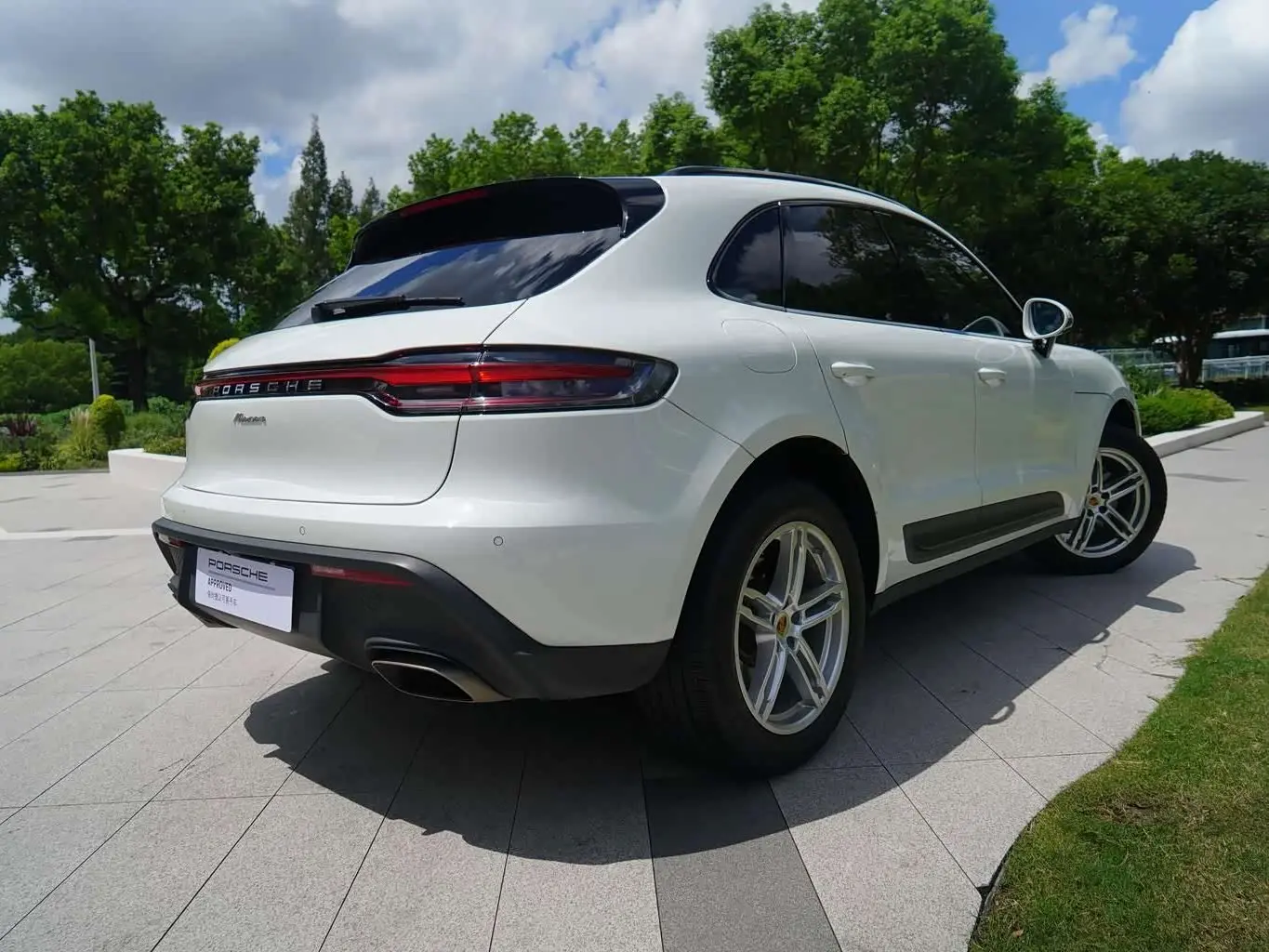 Porsche Macan 2023 — Photo 13/17