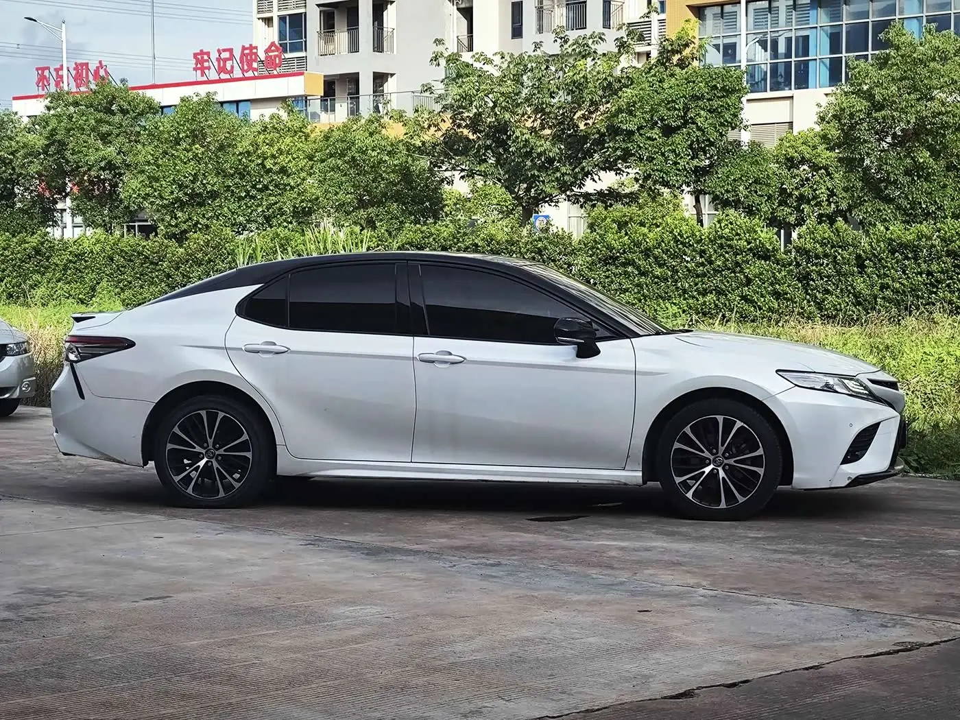 Toyota Camry 2018 — Photo 6/15