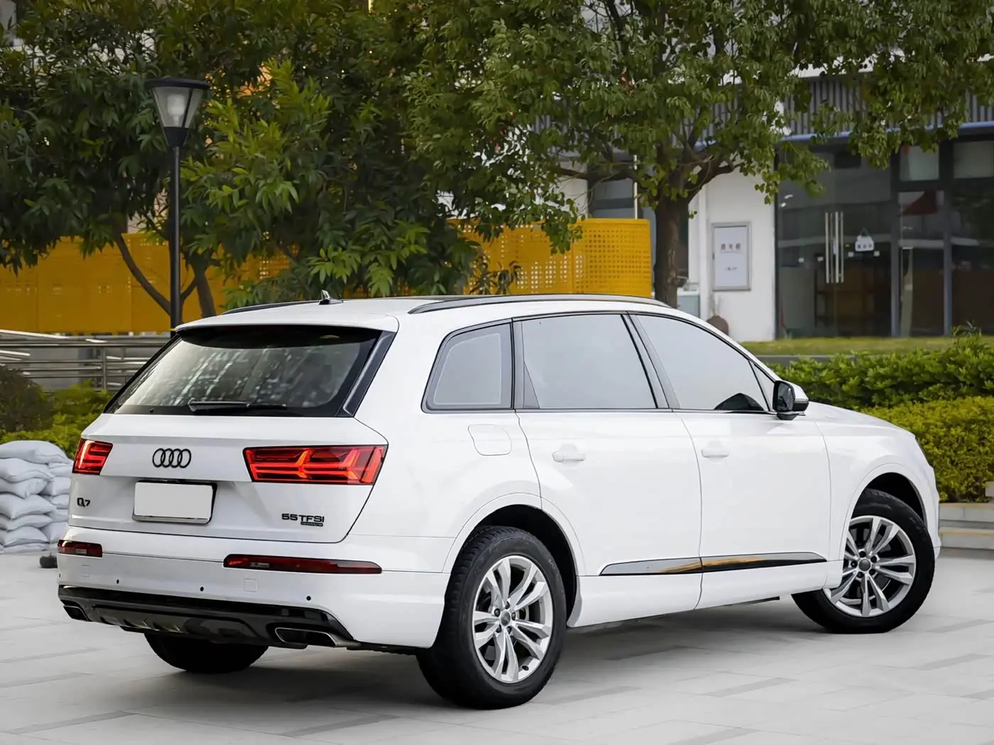 Audi Q7 2016 — Photo 6/11