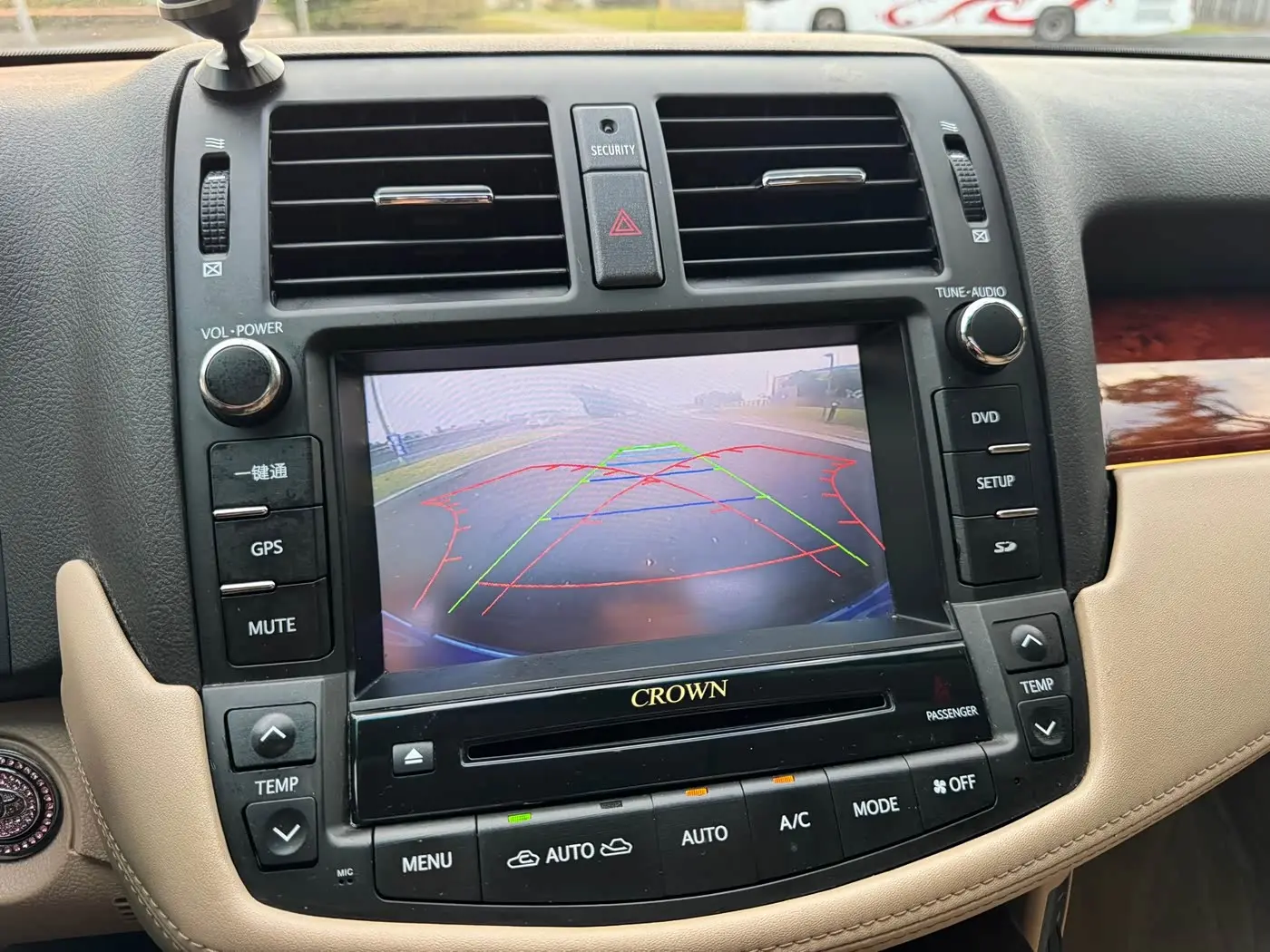 Toyota Crown 2014 — Photo 8/19
