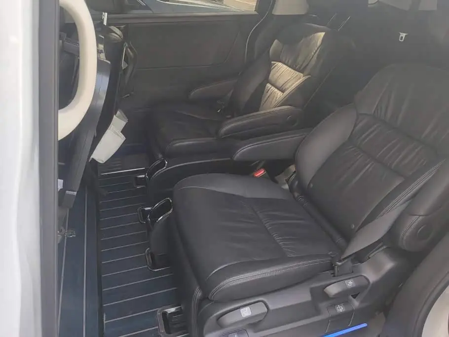 Honda Odyssey 2019 — ფოტო 11/16
