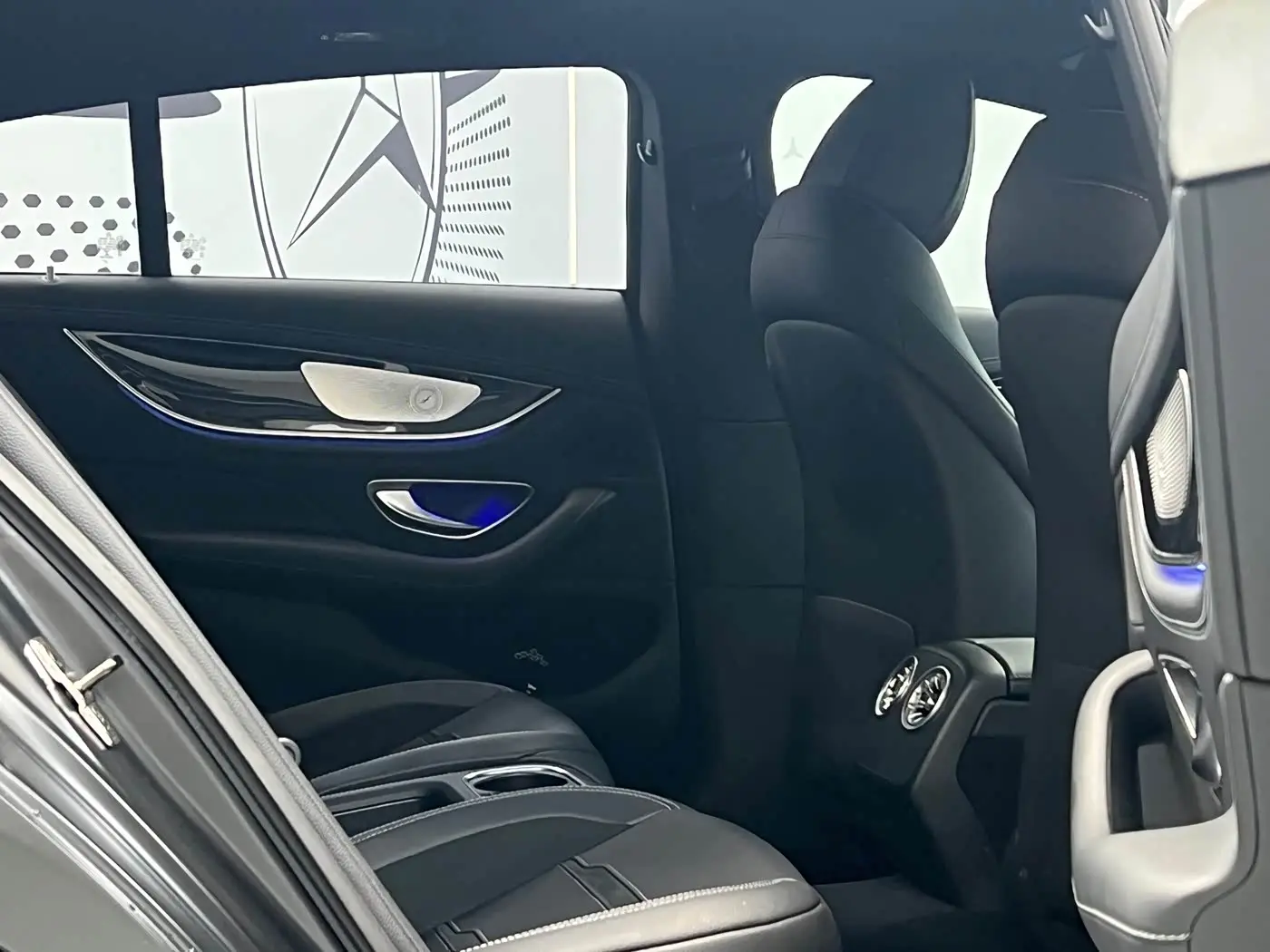 Mercedes-Benz AMG GT 2023 — Фото 10/11