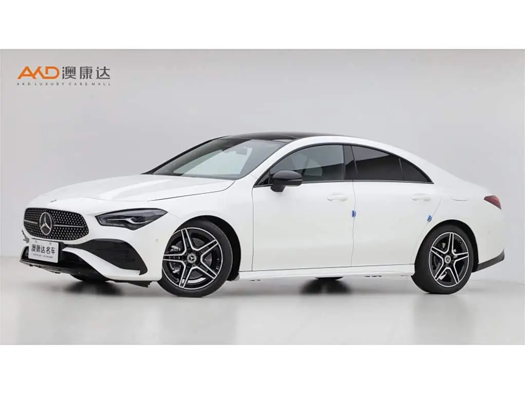 Mercedes-Benz CLA 2024 — Фото 1/10