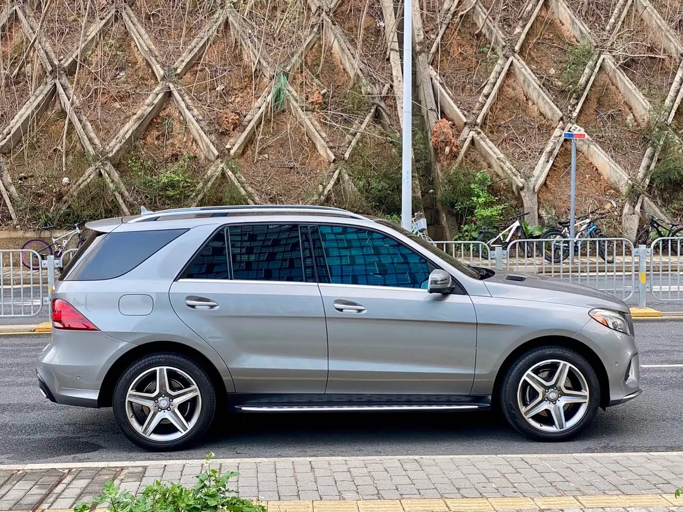 Mercedes-Benz GLE 2017 — Фото 4/20